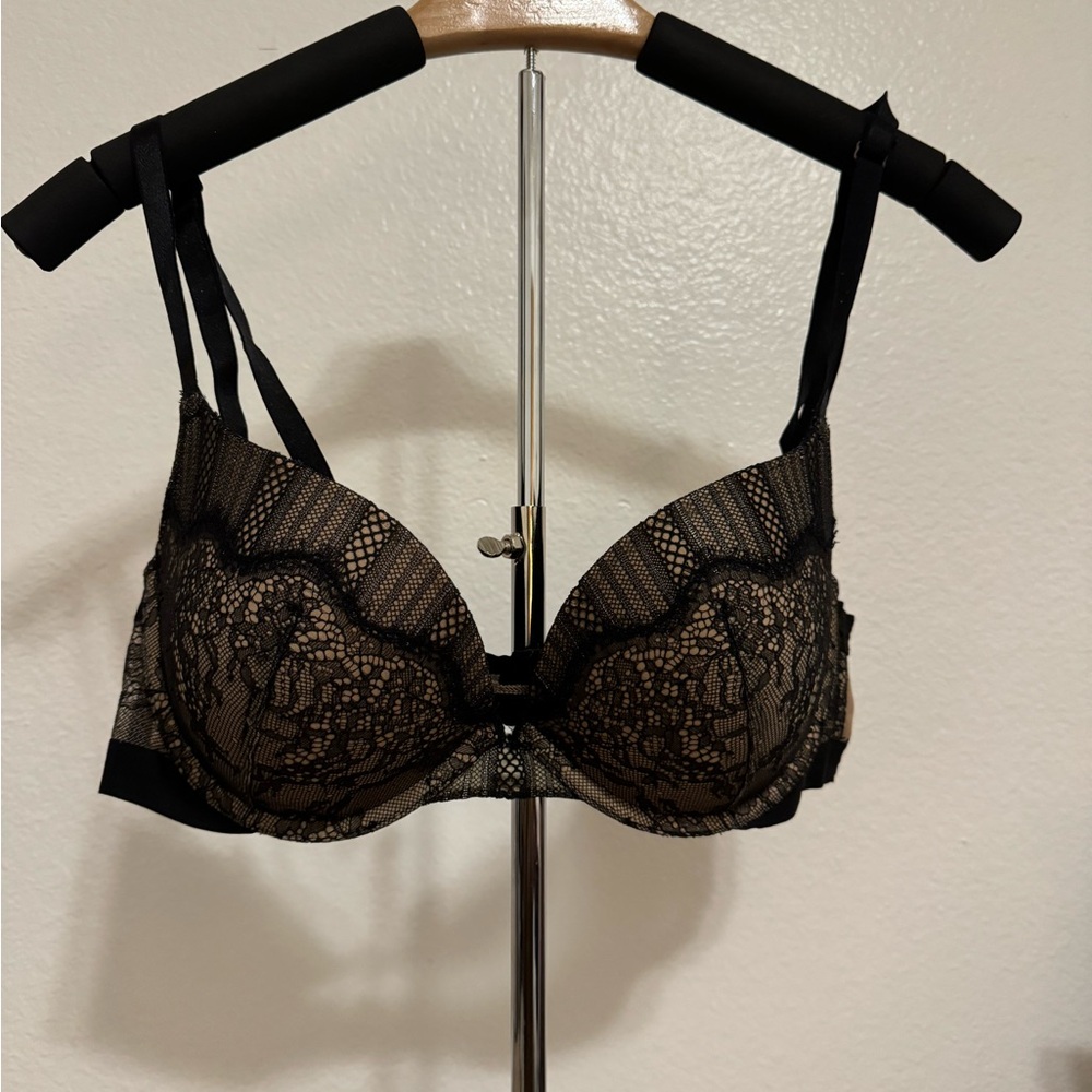 Black Victoria Secret Lacy Push Up Bra